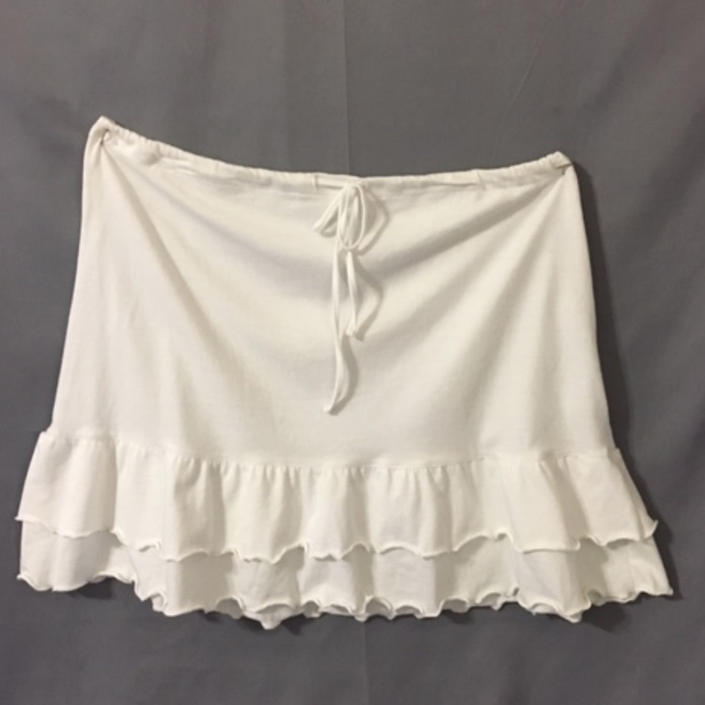 White ruffle skirt with Tye waist